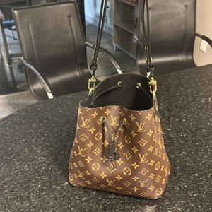 LOUIS VUITTON NÉONÉO MM COLOR: BLACK MATERIAL: MONOGRAM